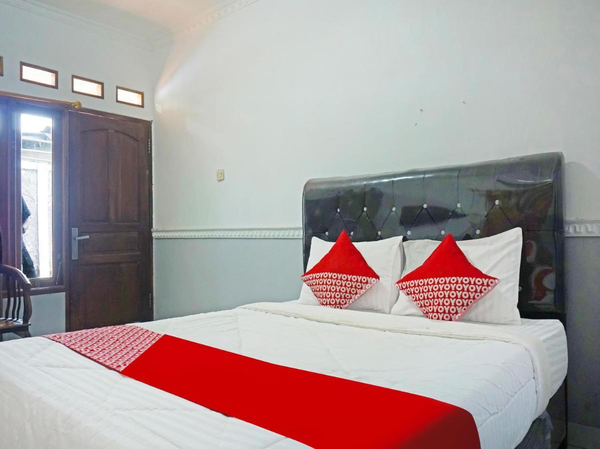 Oyo 90369 An Nur Family Homestay Syariah Cigombong Exterior foto
