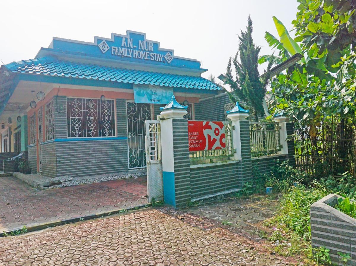 Oyo 90369 An Nur Family Homestay Syariah Cigombong Exterior foto