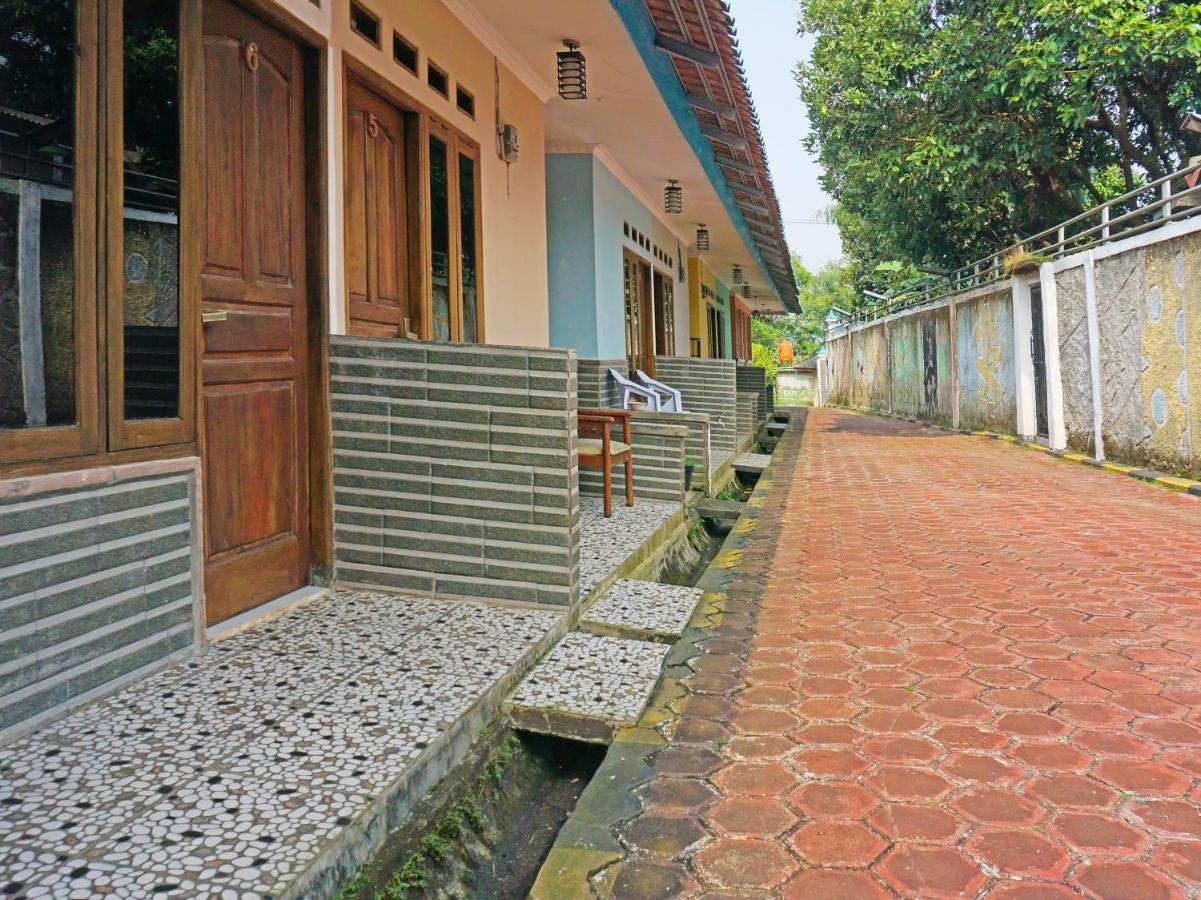 Oyo 90369 An Nur Family Homestay Syariah Cigombong Exterior foto