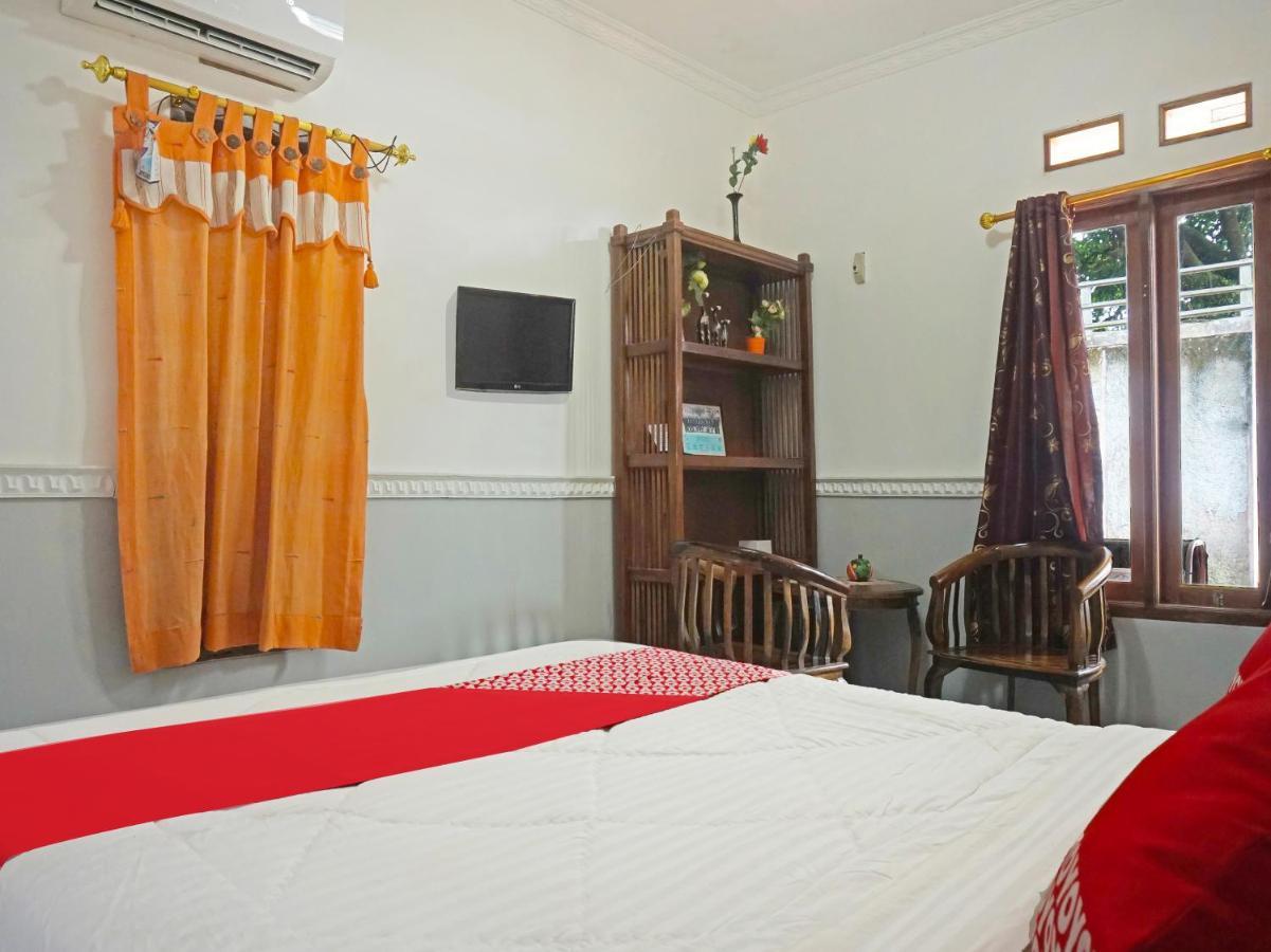 Oyo 90369 An Nur Family Homestay Syariah Cigombong Exterior foto